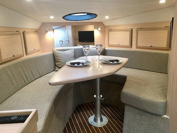 WESTLINE 365 Sport Coupé-2018 - 215 timmar - 3 cabiner 9 of 12