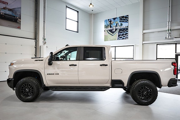 Chevrolet Silverado 2500 4 of 5