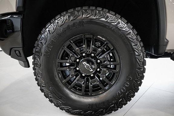 Chevrolet Silverado 2500 11 of 30
