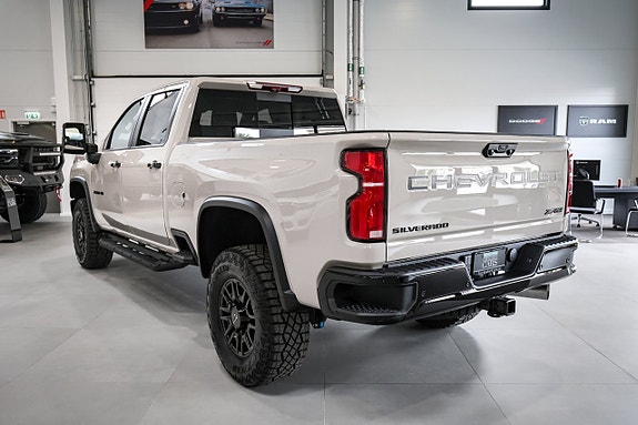 Chevrolet Silverado 2500 5 of 5