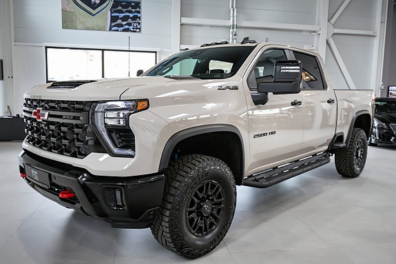 Chevrolet Silverado 2500 3 of 5