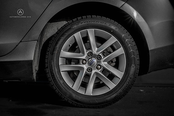 Volvo V40 19 of 21