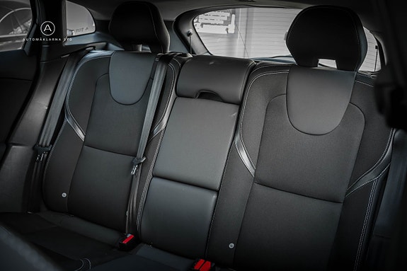 Volvo V40 13 of 21