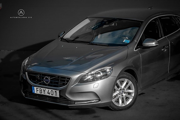 Volvo V40 3 of 21