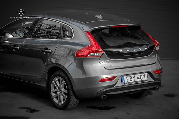 Volvo V40 16 of 21