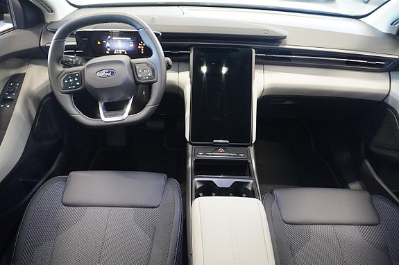 Ford Explorer 2 of 18