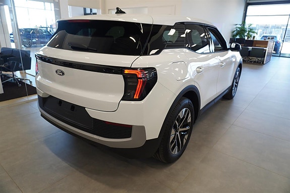 Ford Explorer 6 of 18