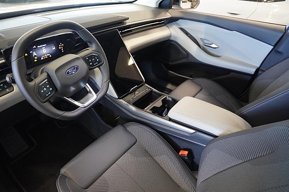 Ford Explorer 10 of 18