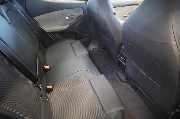 Ford Explorer 13 of 18