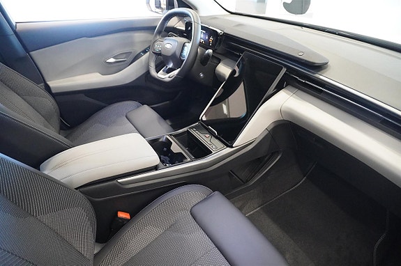 Ford Explorer 15 of 18