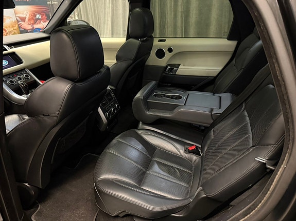 Land Rover Range Rover Sport 8 of 10
