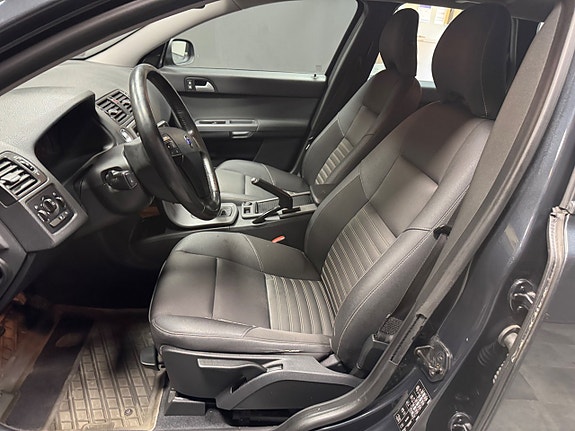 Volvo V50 8 of 9