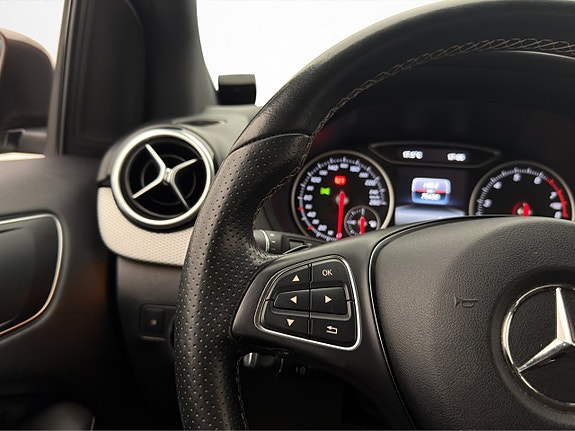 Mercedes-Benz B180 14 of 29
