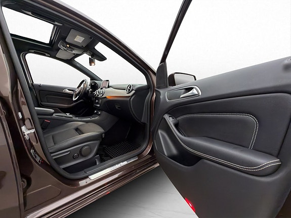 Mercedes-Benz B180 23 of 29