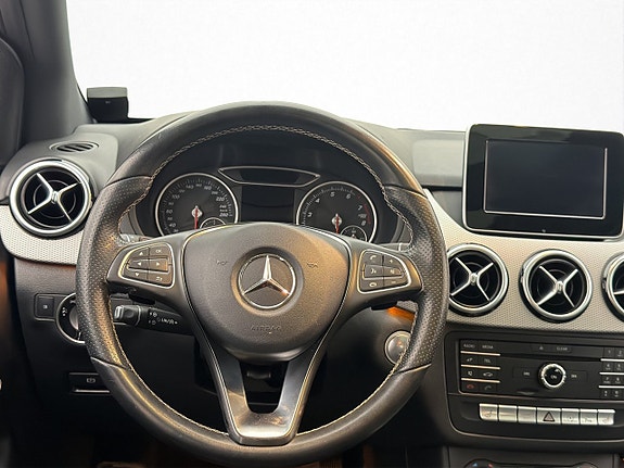 Mercedes-Benz B180 13 of 29