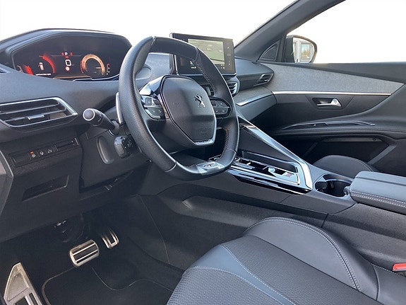 Peugeot 3008 4 of 5