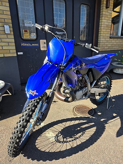 Yamaha YZ 250 -23 4 of 8