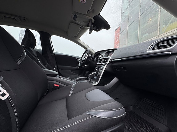 Volvo V40 11 of 12