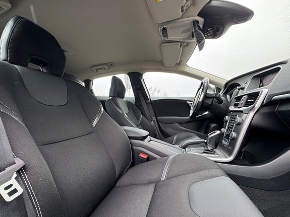 Volvo V40 10 of 12