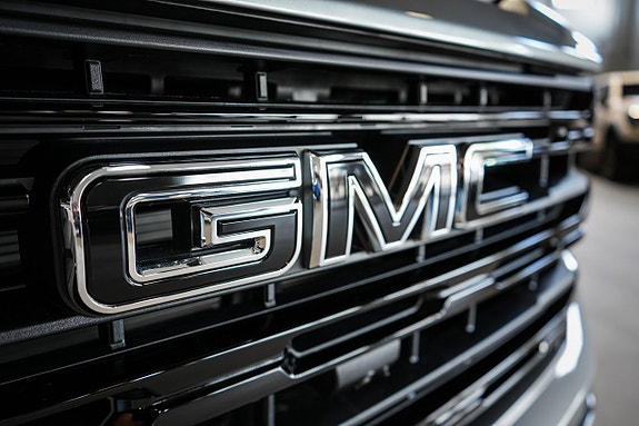 GMC Sierra 8 of 28