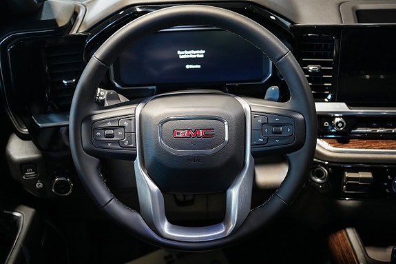GMC Sierra 16 of 28