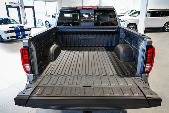 GMC Sierra 6 of 28