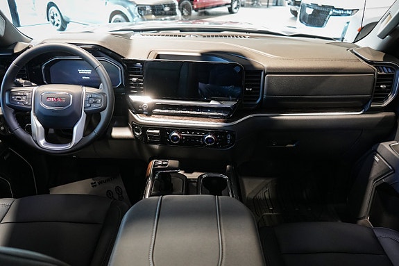 GMC Sierra 15 of 28