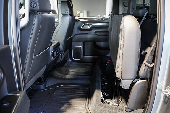 GMC Sierra 13 of 28