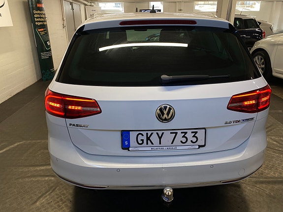 Volkswagen Passat 6 of 30