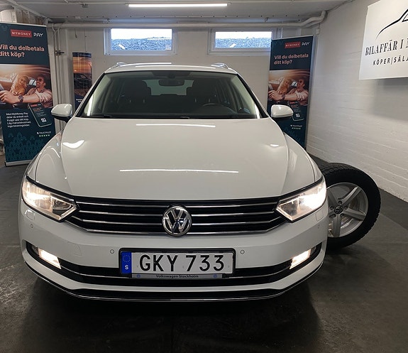Volkswagen Passat 2 of 5
