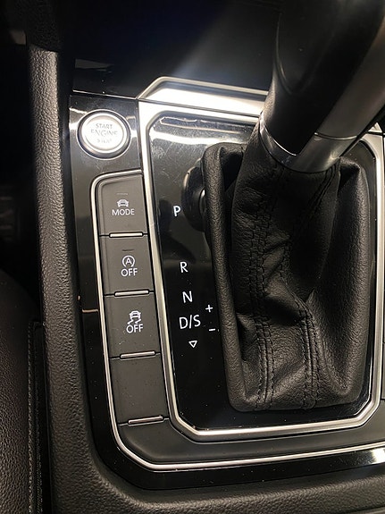 Volkswagen Passat 23 of 30