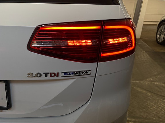 Volkswagen Passat 9 of 30