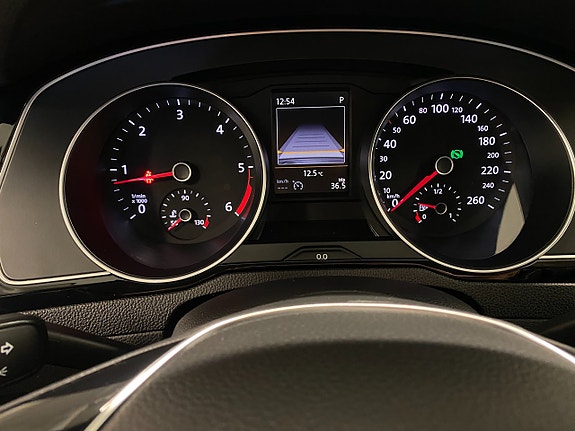 Volkswagen Passat 26 of 30