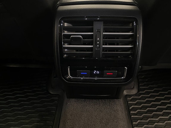 Volkswagen Passat 15 of 30