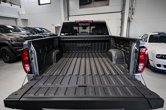 GMC Sierra 7 of 30