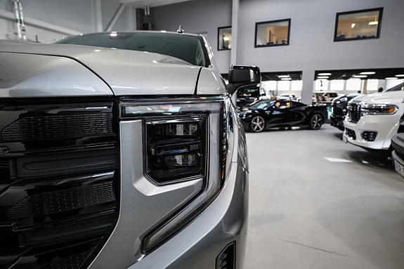 GMC Sierra 11 of 30