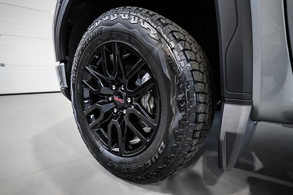 GMC Sierra 14 of 30