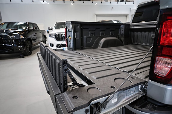 GMC Sierra 8 of 30