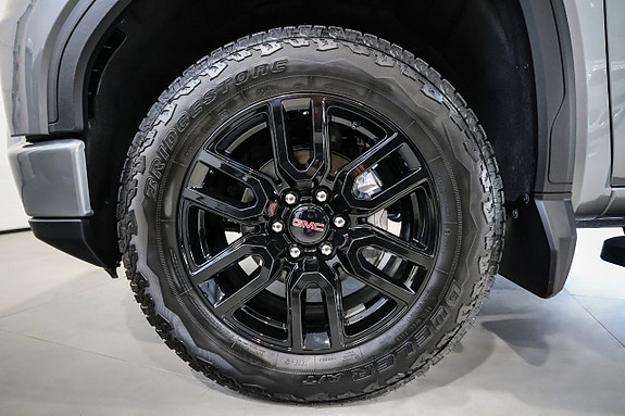 GMC Sierra 15 of 30