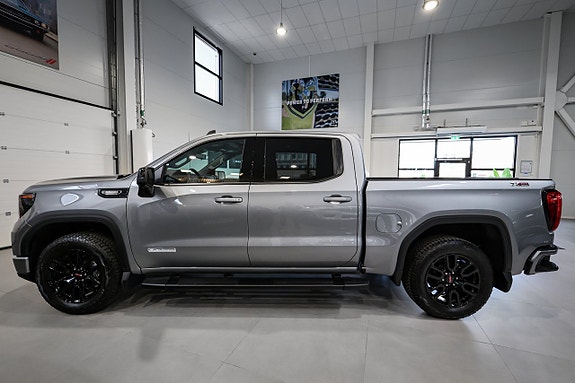 GMC Sierra 3 of 5