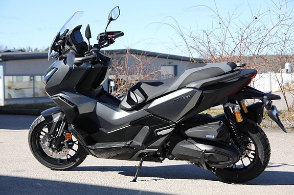 Honda ADV350 Nyskapande storskoter/äventyrshoj 4 of 5