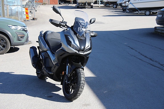 Honda ADV350 Nyskapande storskoter/äventyrshoj 2 of 5