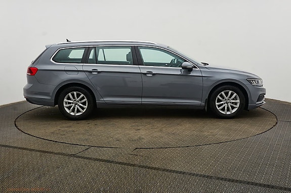 Volkswagen Passat 6 of 13