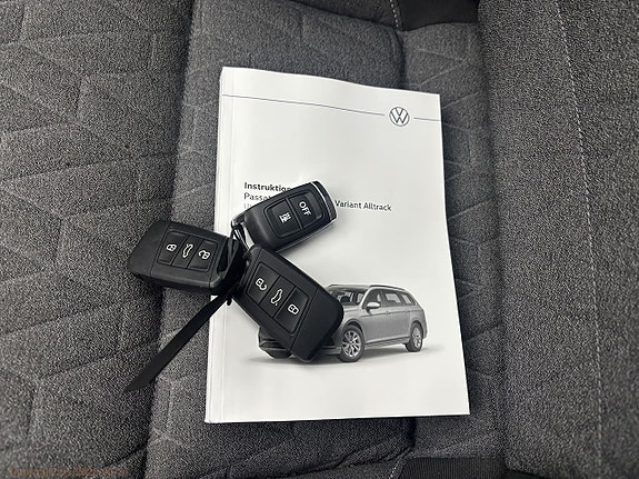 Volkswagen Passat 13 of 13