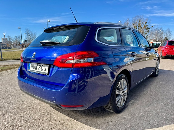 Peugeot 308 SW 4 of 16