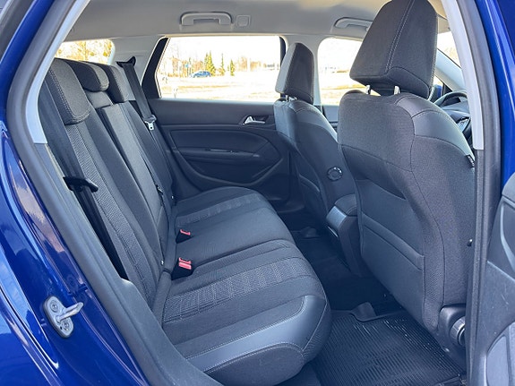 Peugeot 308 SW 14 of 16