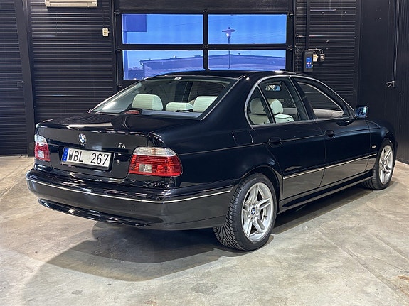 BMW 540i 6 of 22
