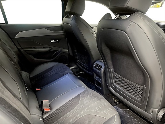 Peugeot 308 14 of 18
