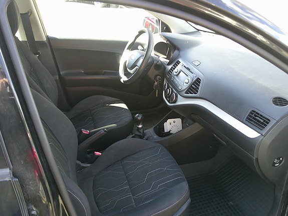 Kia Picanto 3 of 3