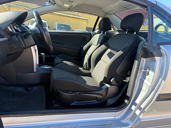 Peugeot 207 CC 9 of 11